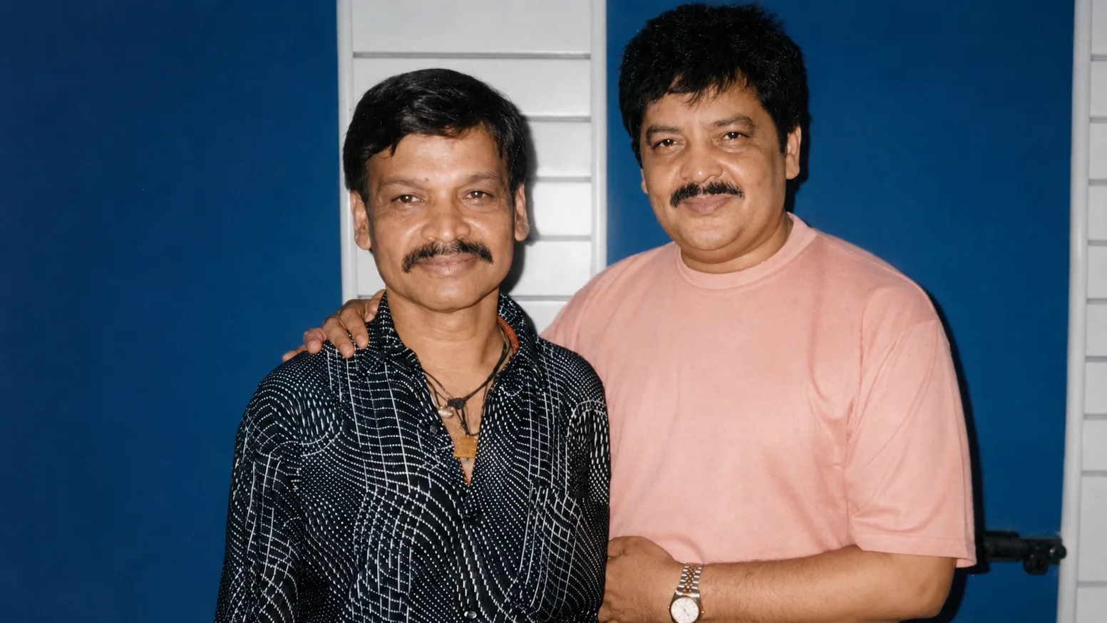 Ajit Akela With Udit Narayan